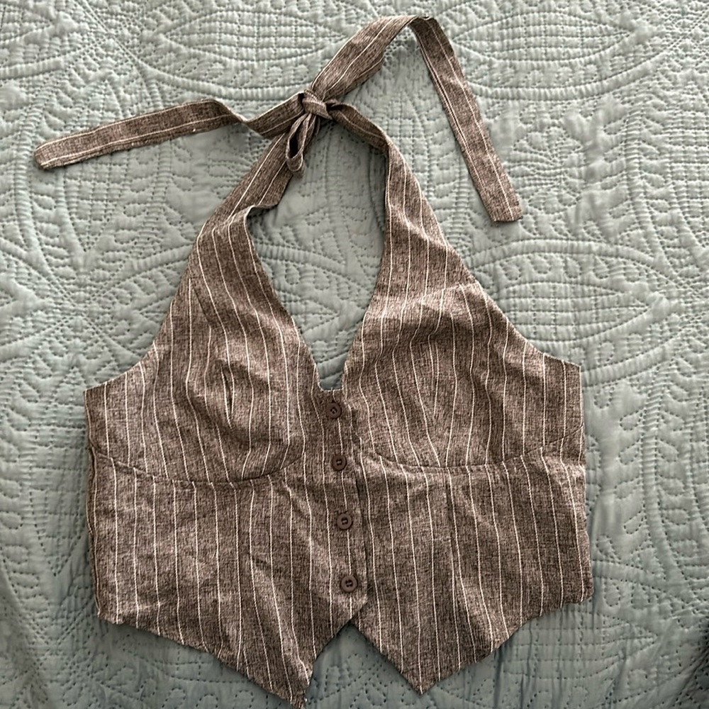 New halter grey vest❤️❤️❤️